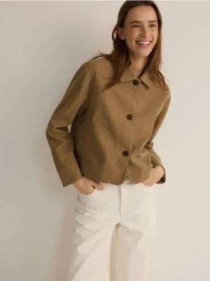 Reserved - Krótka kurtka z imitacji zamszu - beżowy