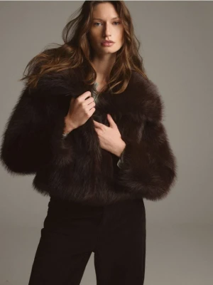 Reserved - Krótka kurtka ze sztucznego futerka - ciemnobrązowy