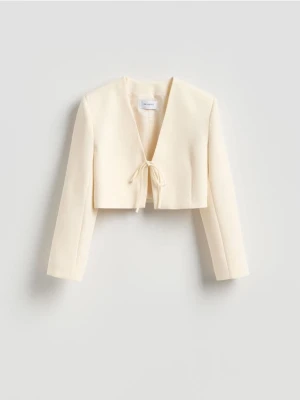 Reserved - Krótka marynarka z wiązaniem - złamana biel
