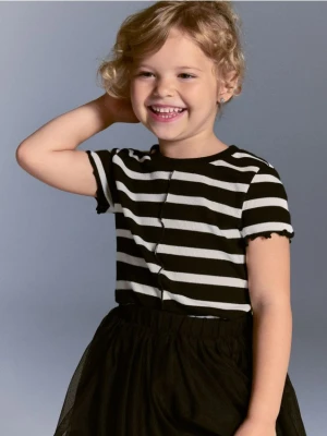 Reserved - Krótki prążkowany t-shirt - czarny