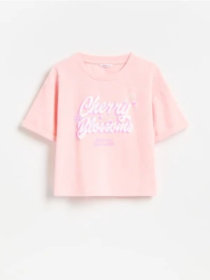 Reserved - Krótki t-shirt z nadrukiem - brzoskwiniowy
