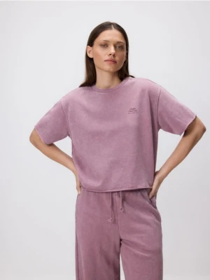 Reserved - Krótki t-shirt z nadrukiem - fioletowy