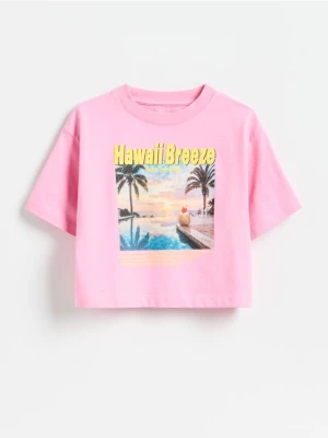 Reserved - Krótki t-shirt z nadrukiem - różowy