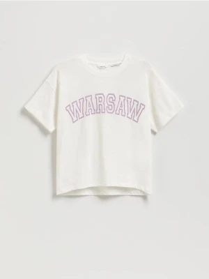 Reserved - Krótki t-shirt z nadrukiem - złamana biel