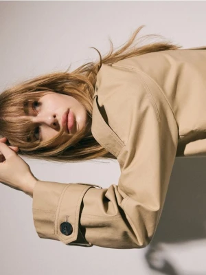 Reserved - Krótki trencz - beżowy