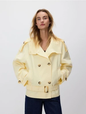 Reserved - Krótki trencz z bawełny - kremowy