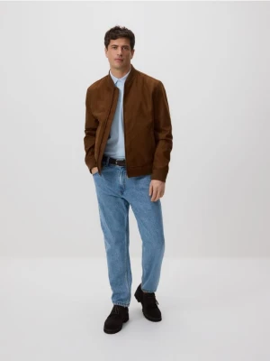 Reserved - Kurtka bomberka z imitacji zamszu - brązowy