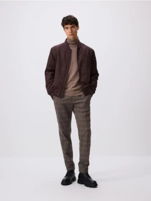 Reserved - Kurtka bomberka z imitacji zamszu - ciemnobrązowy