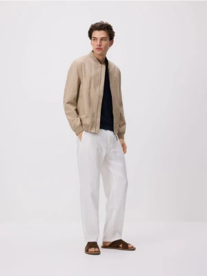 Reserved - Kurtka bomberka ze stójką - beżowy