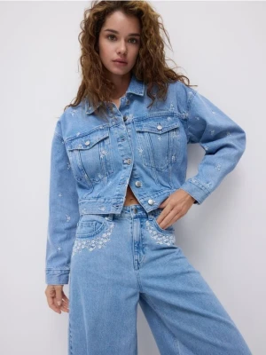 Reserved - Kurtka jeansowa z haftowanym wzorem - niebieski