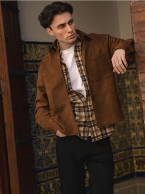 Reserved - Kurtka koszulowa z imitacji zamszu - brązowy