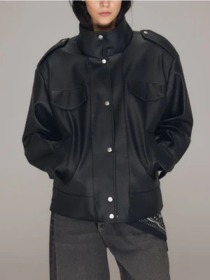 Reserved - Kurtka oversize z imitacji skóry - czarny