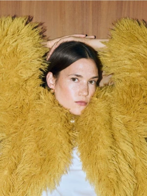 Reserved - Kurtka z imitacji futra - musztardowy