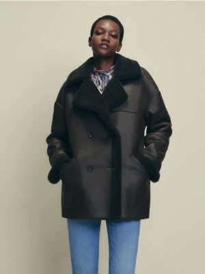 Reserved - Kurtka z kożuchem - ciemnobrązowy