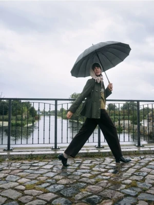 Reserved - Kurtka z paskiem - oliwkowy