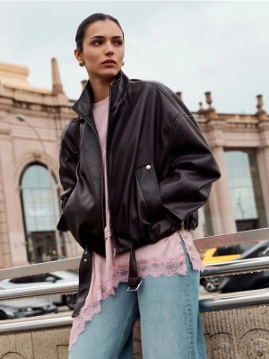 Reserved - Kurtka ze stójką z imitacji skóry - ciemnobrązowy