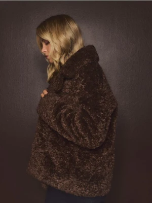 Reserved - Kurtka ze sztucznego baranka - brązowy