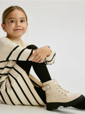 Reserved - Lakierowane botki za kostkę - kremowy