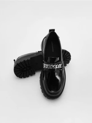 Reserved - Lakierowane loafersy - czarny