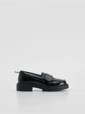 Reserved - Lakierowane loafersy - czarny