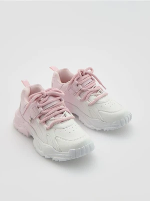 Reserved - Lekkie sneakersy z imitacji skóry - pastelowy róż