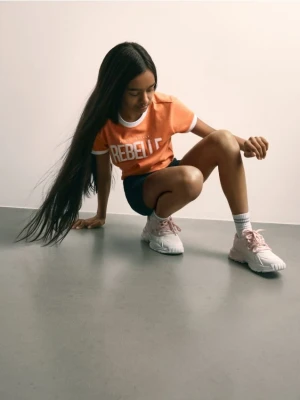Reserved - Lekkie sneakersy z imitacji skóry - pastelowy róż