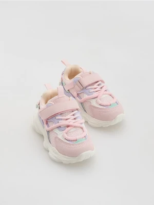 Reserved - Lekkie sneakersy z łączonych materiałów - wielobarwny