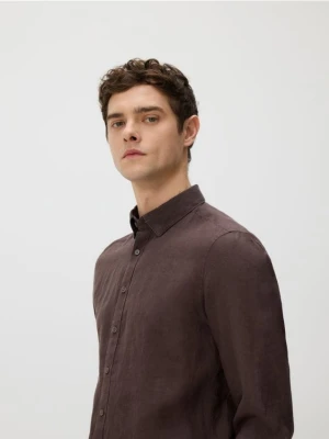 Reserved - Lniana koszula regular fit - ciemnobrązowy