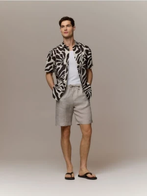 Reserved - Lniana koszula regular fit - ciemnobrązowy