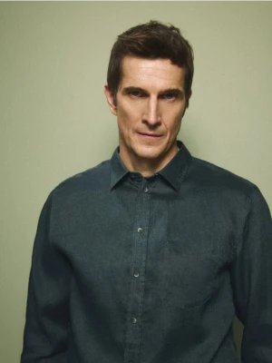 Reserved - Lniana koszula regular fit - oliwkowy