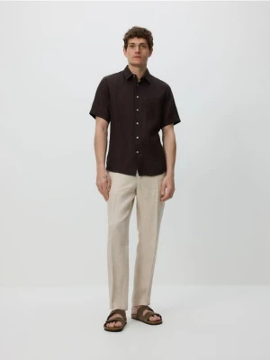 Reserved - Lniana koszula slim fit - ciemnobrązowy