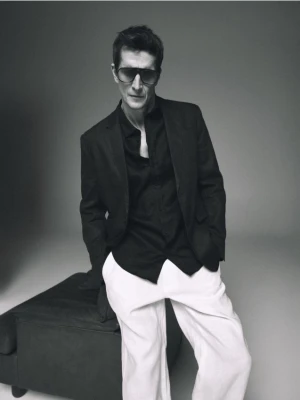 Reserved - Lniana koszula slim fit - ciemnobrązowy