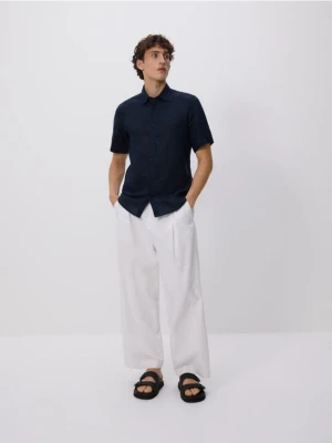 Reserved - Lniana koszula slim fit - granatowy