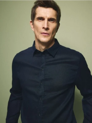 Reserved - Lniana koszula slim fit - granatowy