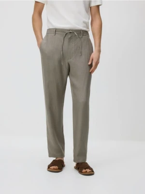 Reserved - Lniane spodnie chino straight - beżowy