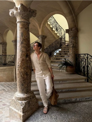 Reserved - Lniane spodnie chino straight - biały