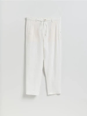 Reserved - Lniane spodnie chino straight - biały