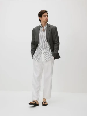 Reserved - Lniane spodnie chino straight - biały