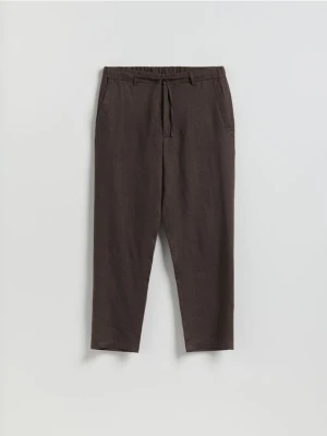 Reserved - Lniane spodnie chino straight - ciemnobrązowy