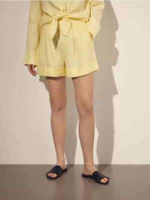 Reserved - Lniane szorty - jasnożółty