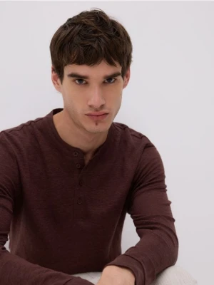 Reserved - Lniany longsleeve henley - mahoniowy