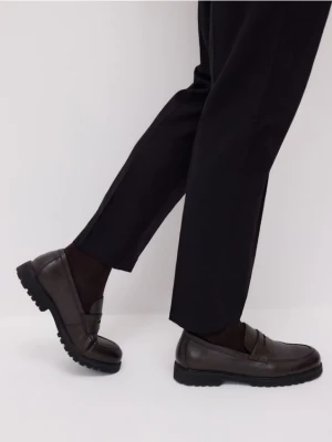 Zdjęcie produktu Reserved - Loafersy z imitacji skóry - ciemnobrązowy