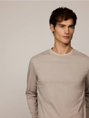 Reserved - Longsleeve regular z przeszyciami - brązowy