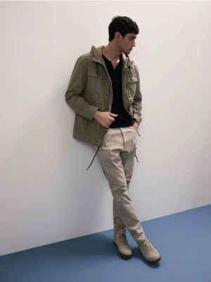 Reserved - Longsleeve slim fit w prążek - czarny
