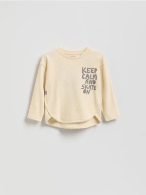 Reserved - Longsleeve z nadrukiem - złamana biel