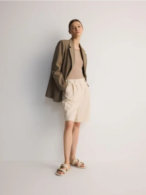 Reserved - Longsleeve z ozdobnym wykończeniem - beżowy