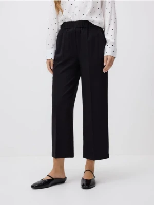 Reserved - Luźne spodnie z kantem - czarny