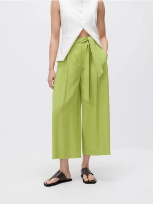 Reserved - Luźne spodnie z wiązaniem - zielony