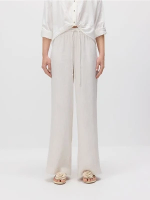 Reserved - Luźne spodnie z wiązaniem - złamana biel