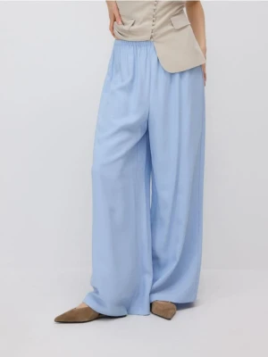Reserved - Luźne spodnie z wiskozą - jasnoniebieski